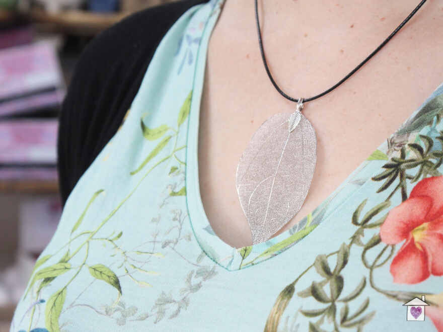 Necklace & Earring Set - Bravery Leaf - Pewter - Image 4