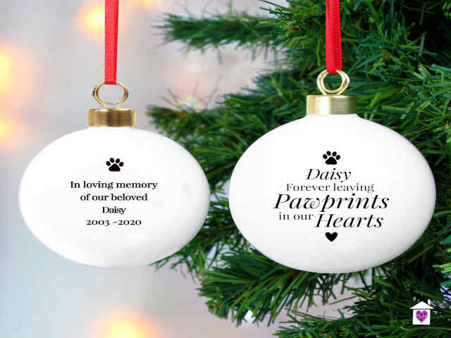 Personalised Pawprints Memorial Bauble - Image 3